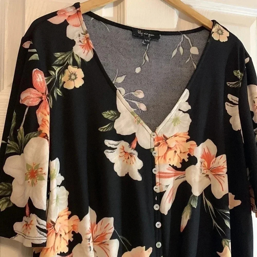 Black floral XL